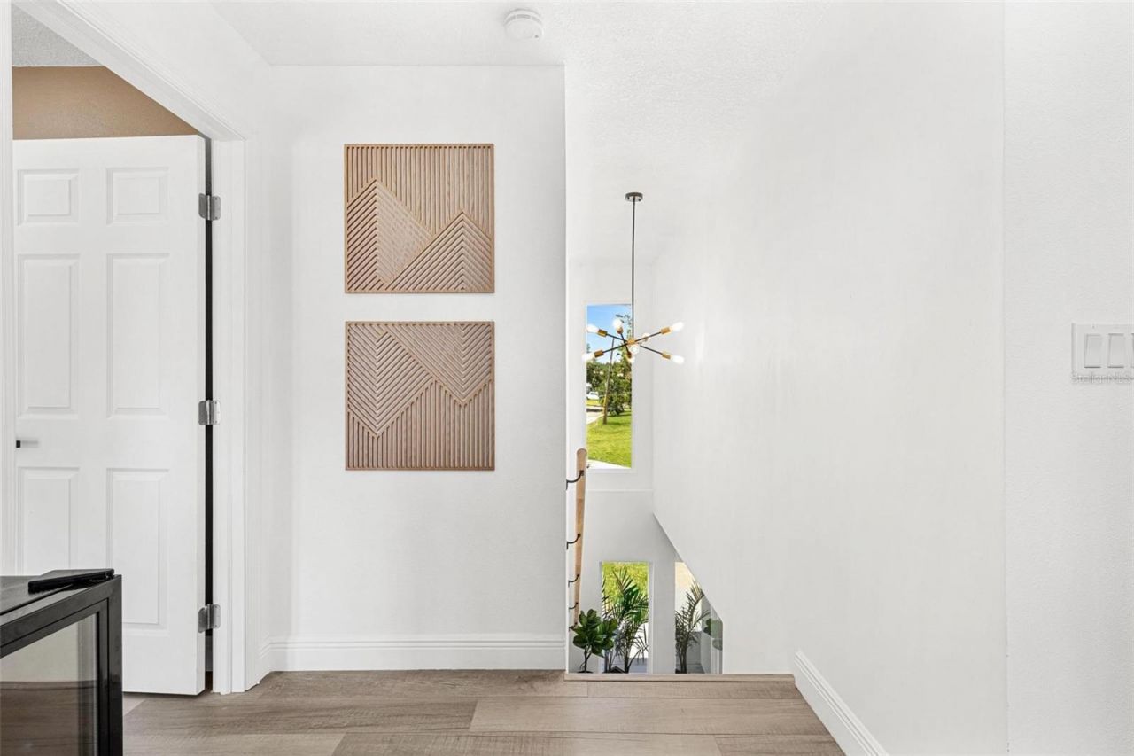 380 Colony Point Road S, Saint Petersburg, FL 33705 Photo