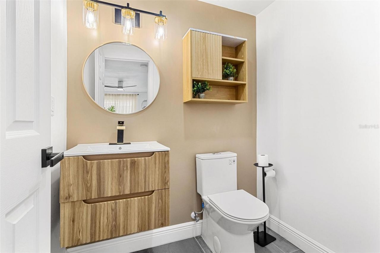 380 Colony Point Road S, Saint Petersburg, FL 33705 Photo