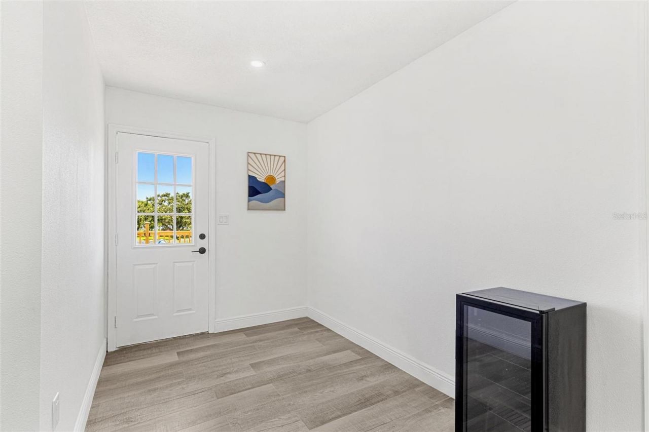 380 Colony Point Road S, Saint Petersburg, FL 33705 Photo