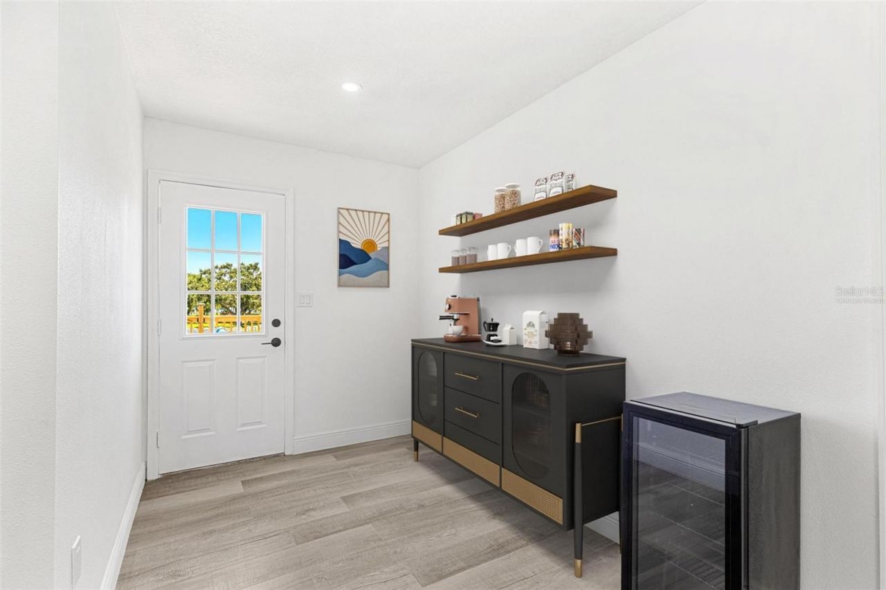 380 Colony Point Road S, Saint Petersburg, FL 33705 Photo