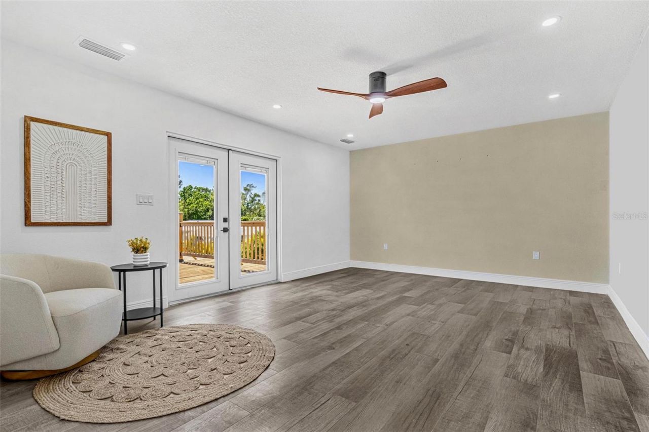 380 Colony Point Road S, Saint Petersburg, FL 33705 Photo