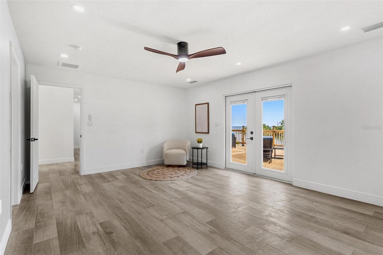 380 Colony Point Road S, Saint Petersburg, FL 33705 Photo