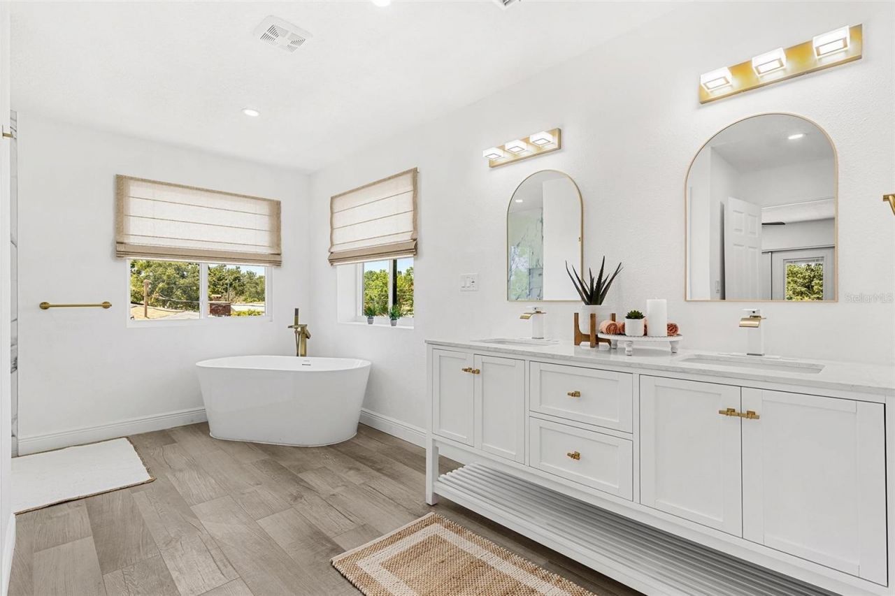 380 Colony Point Road S, Saint Petersburg, FL 33705 Photo