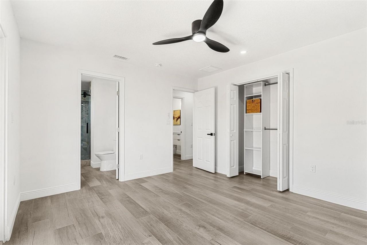 380 Colony Point Road S, Saint Petersburg, FL 33705 Photo