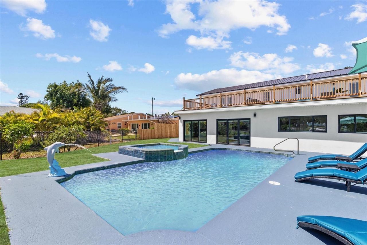 380 Colony Point Road S, Saint Petersburg, FL 33705 Photo