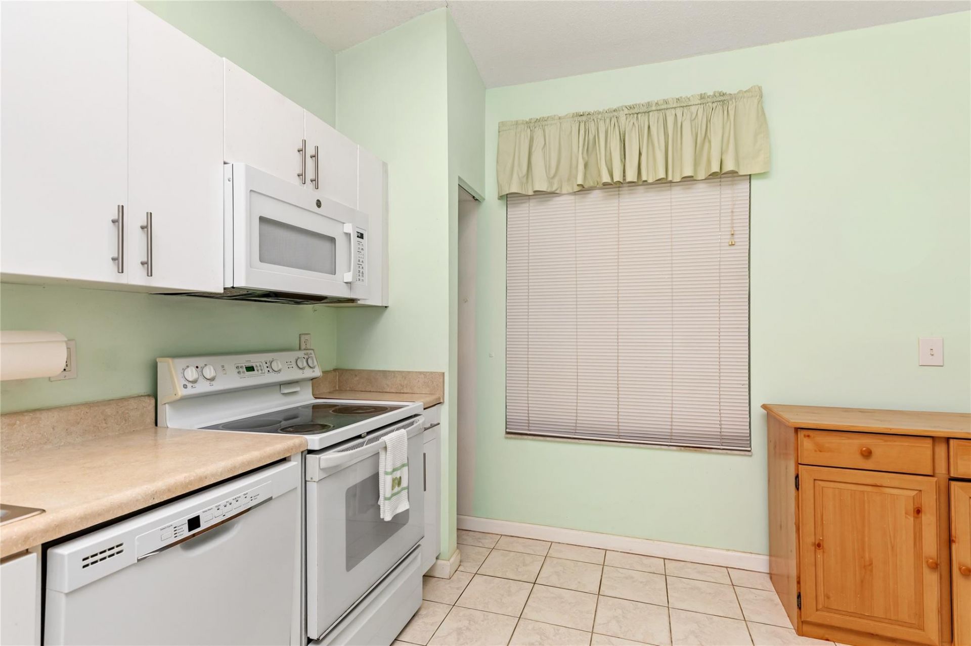 857 NW 133rd Avenue, Pembroke Pines, FL 33028 Photo