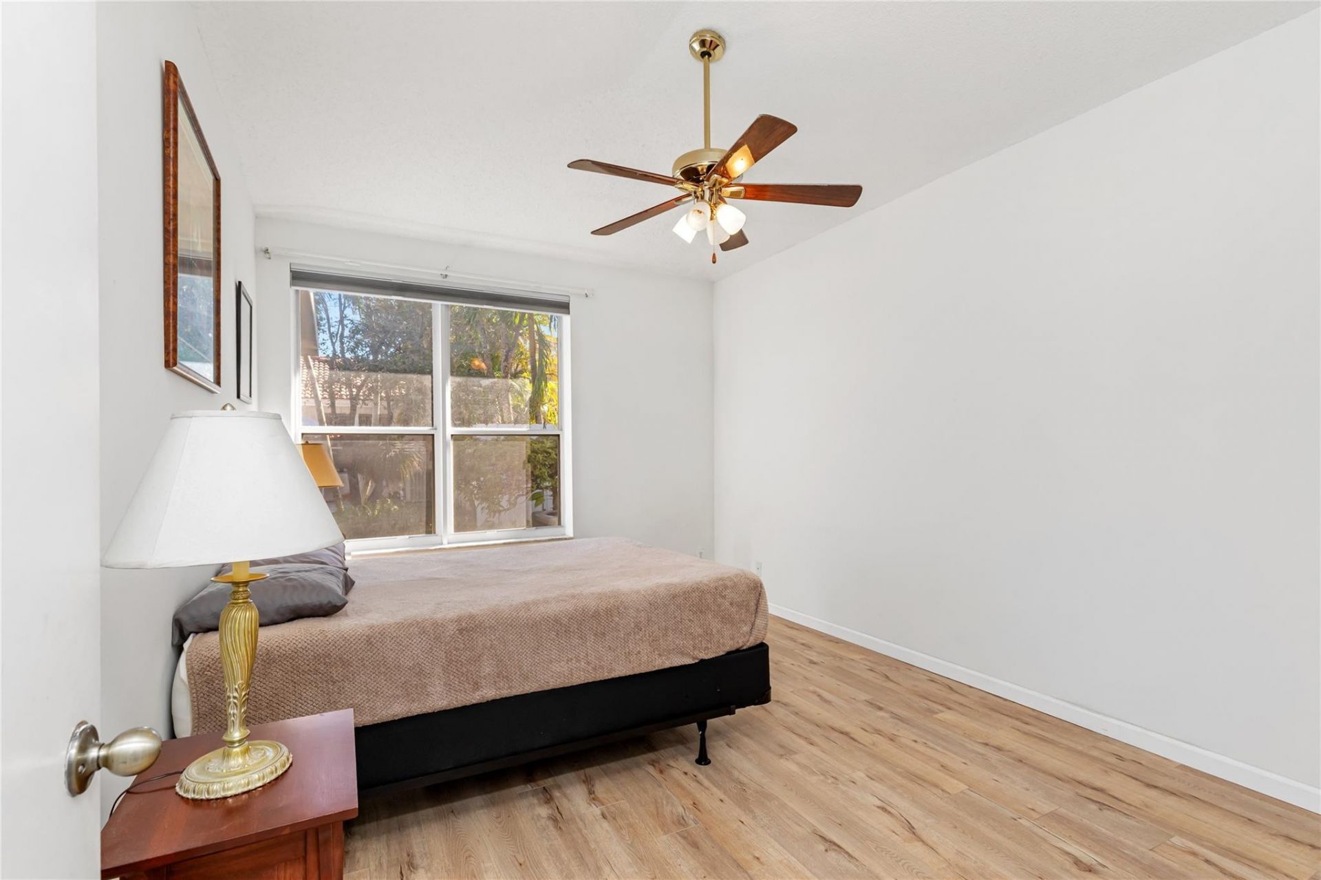 857 NW 133rd Avenue, Pembroke Pines, FL 33028 Photo