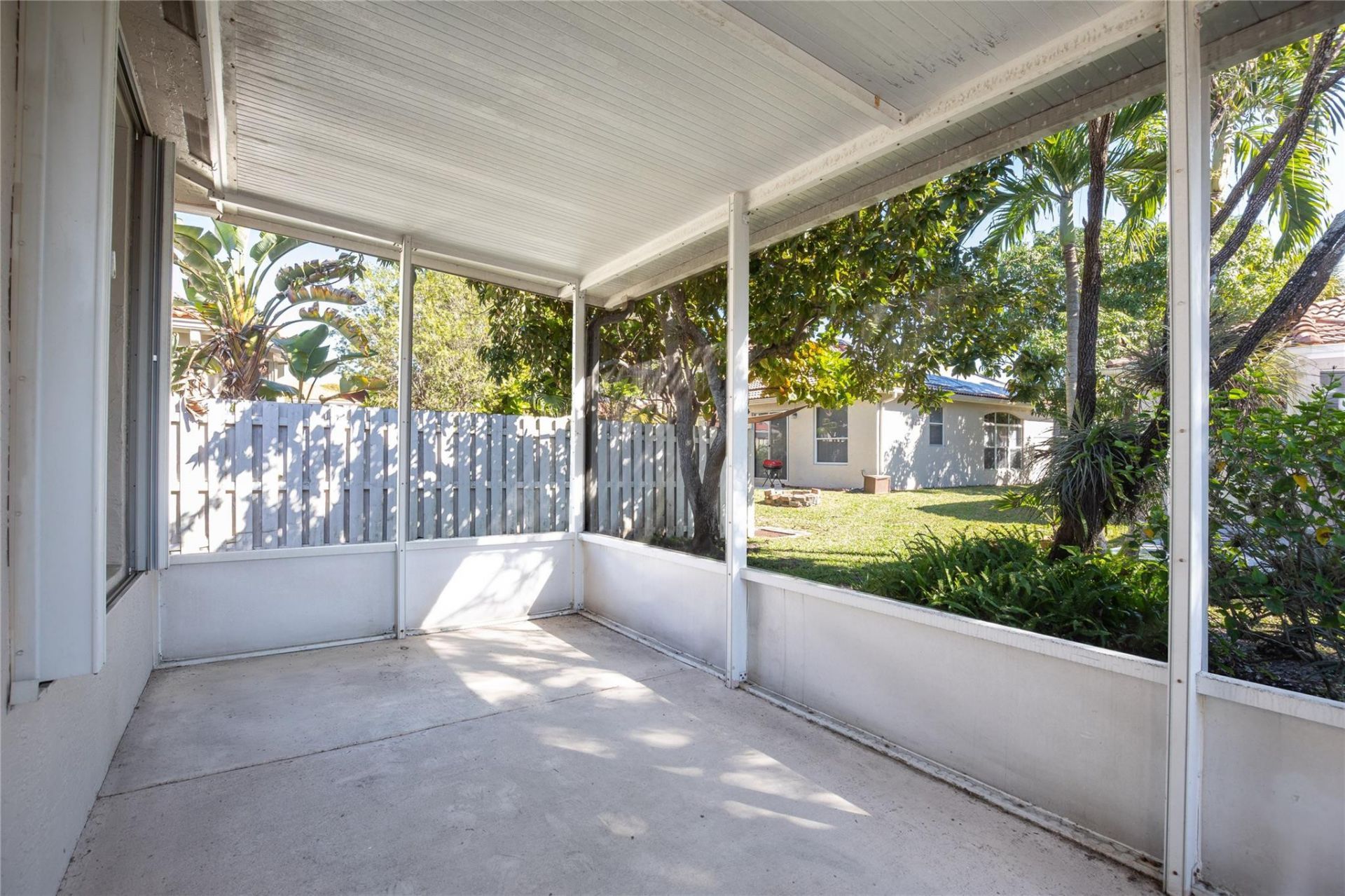 857 NW 133rd Avenue, Pembroke Pines, FL 33028 Photo