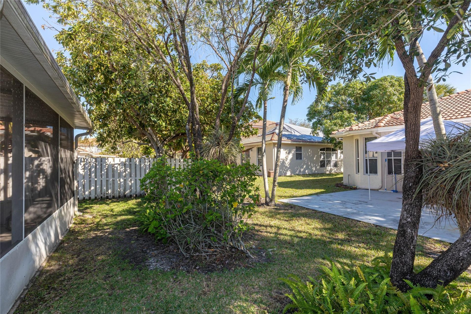 857 NW 133rd Avenue, Pembroke Pines, FL 33028 Photo