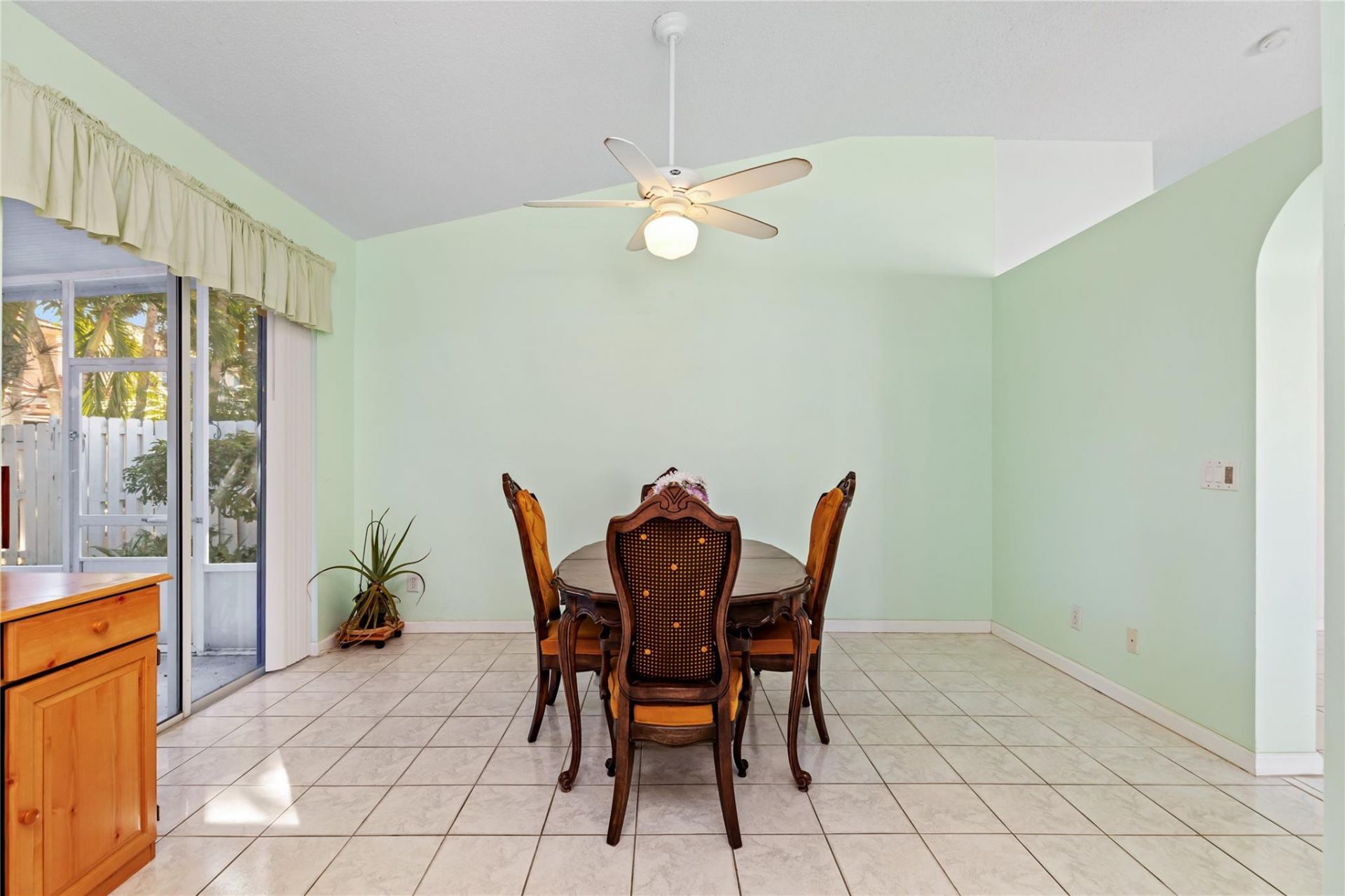 857 NW 133rd Avenue, Pembroke Pines, FL 33028 Photo