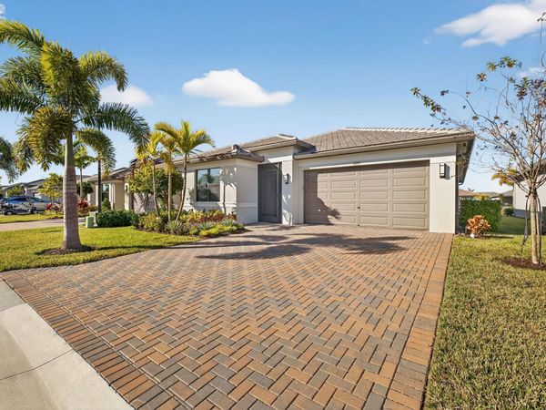 11919 SW Backshore Dr, Port St Lucie, FL 34987