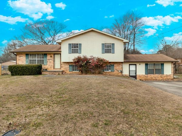 4825 Tulip Avenue NW, Cleveland, TN 37312