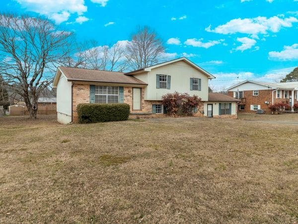 4825 Tulip Avenue NW, Cleveland, TN 37312