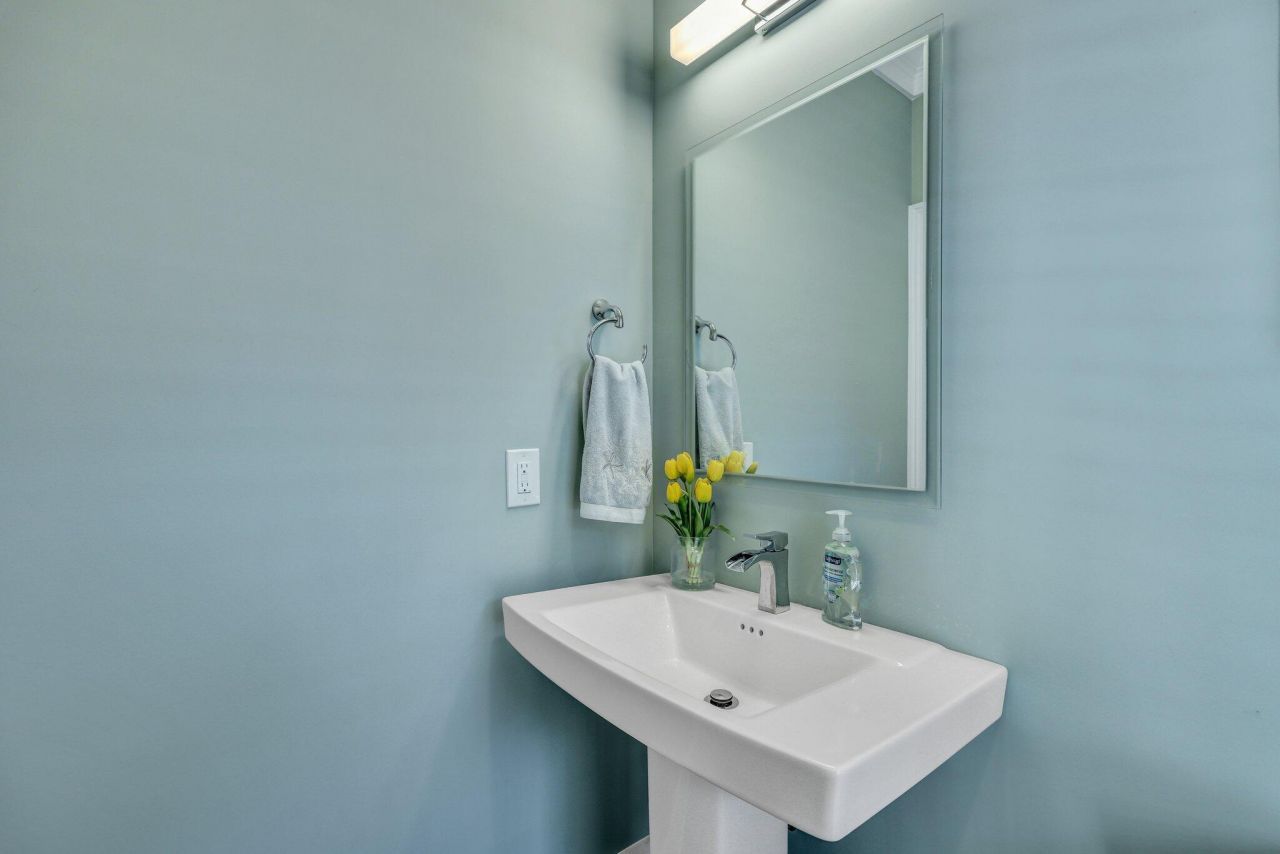 392 Eagle Pass Drive Photo 17