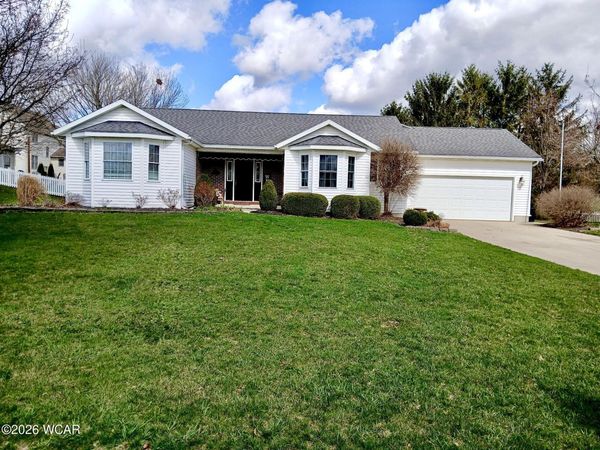 1122 Poppy Drive, Wapakoneta, OH 45895