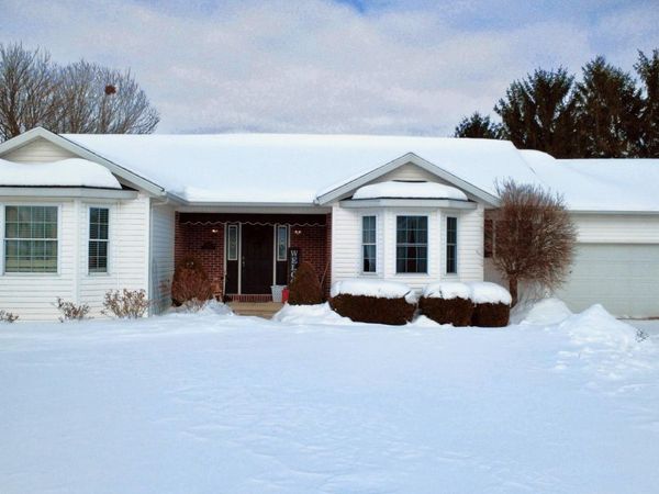 1122 Poppy Drive, Wapakoneta, OH 45895