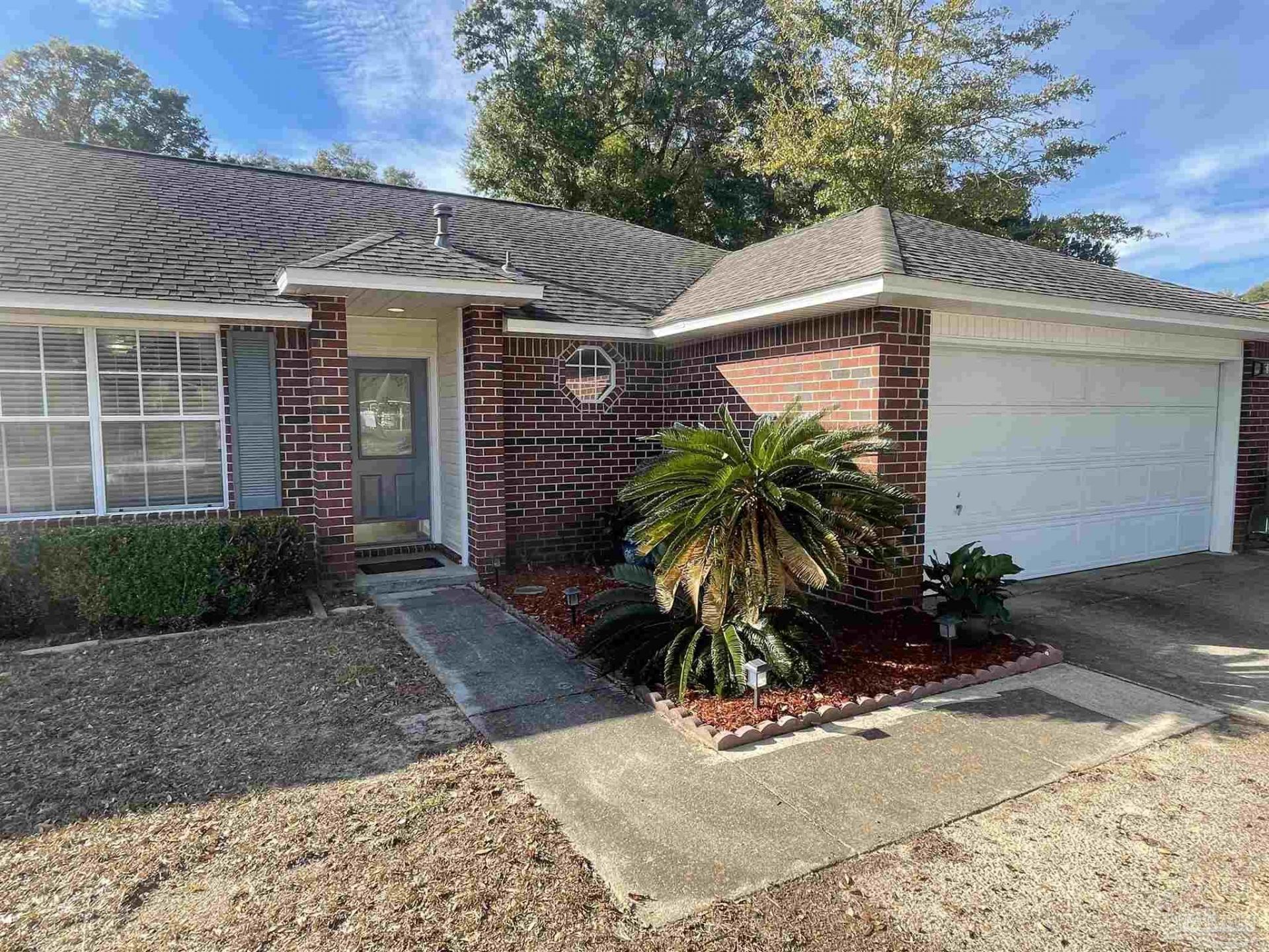 6831 Community Dr, Pensacola, FL 32526 Main Photo