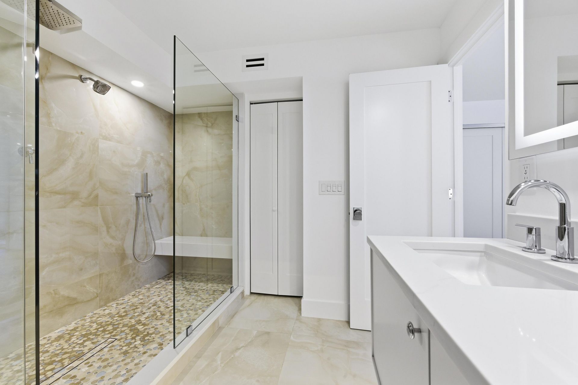 5510 N Ocean Drive, Unit 4a, Singer Island, FL 33404 Photo