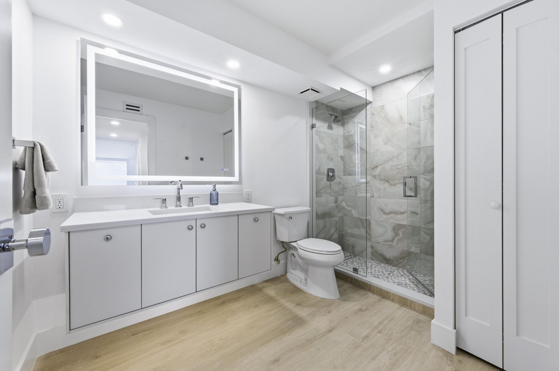 5510 N Ocean Drive, Unit 4a, Singer Island, FL 33404 Photo