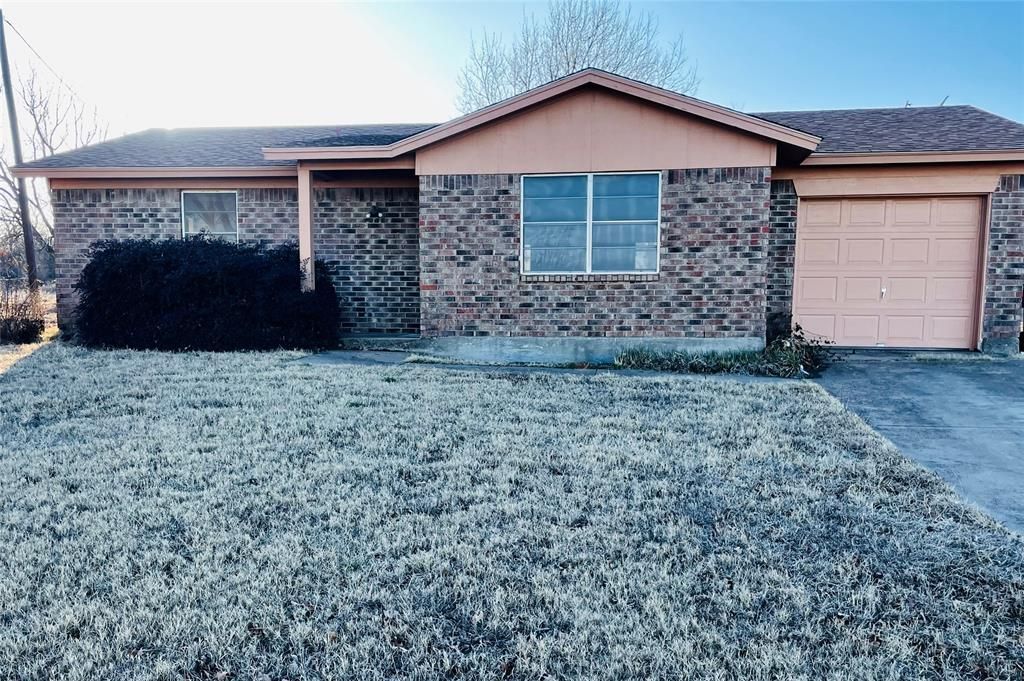 1134 N Seaman Street, Eastland, TX 76448 Main Photo