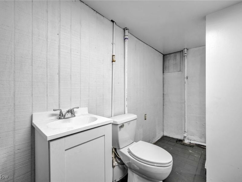 17645 Lakeport Avenue, Cleveland, OH 44119 Photo 33