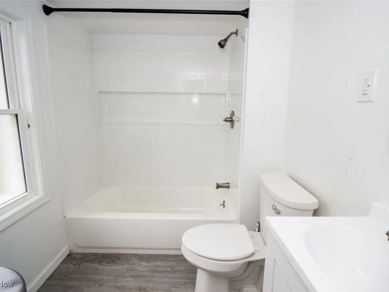 17645 Lakeport Avenue, Cleveland, OH 44119 Photo 41