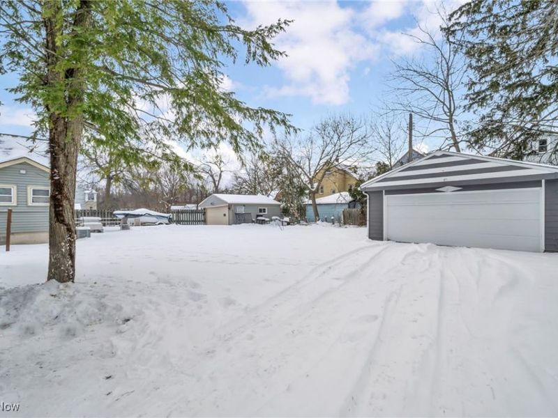 17645 Lakeport Avenue, Cleveland, OH 44119 Photo 42