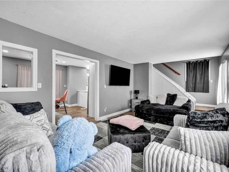 17645 Lakeport Avenue, Cleveland, OH 44119 Photo 8