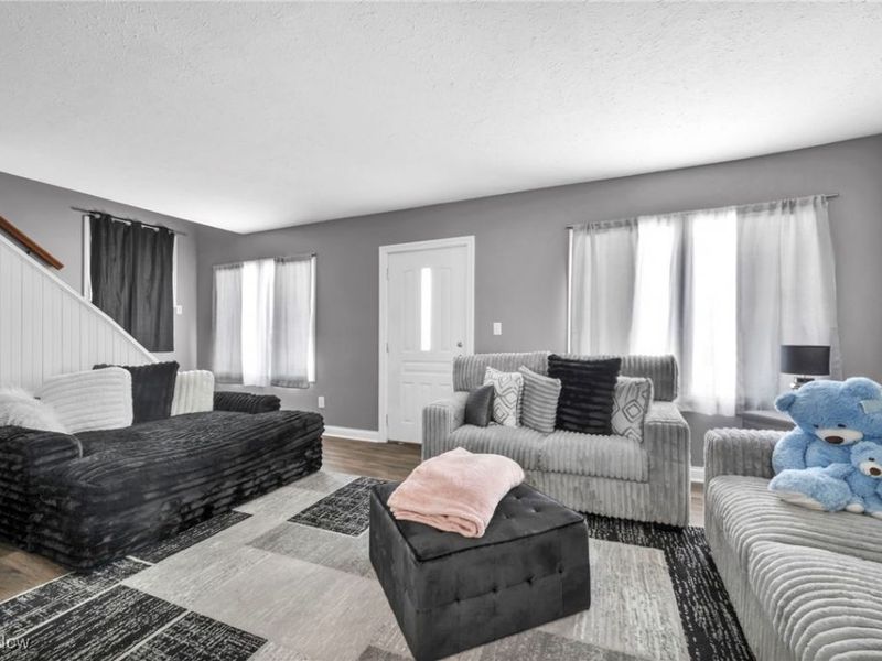 17645 Lakeport Avenue, Cleveland, OH 44119 Photo 9