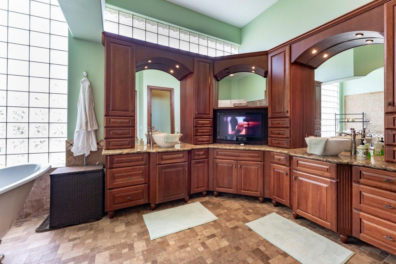 543 Isleworth Close, Tarpon Springs, FL 34688 Photo