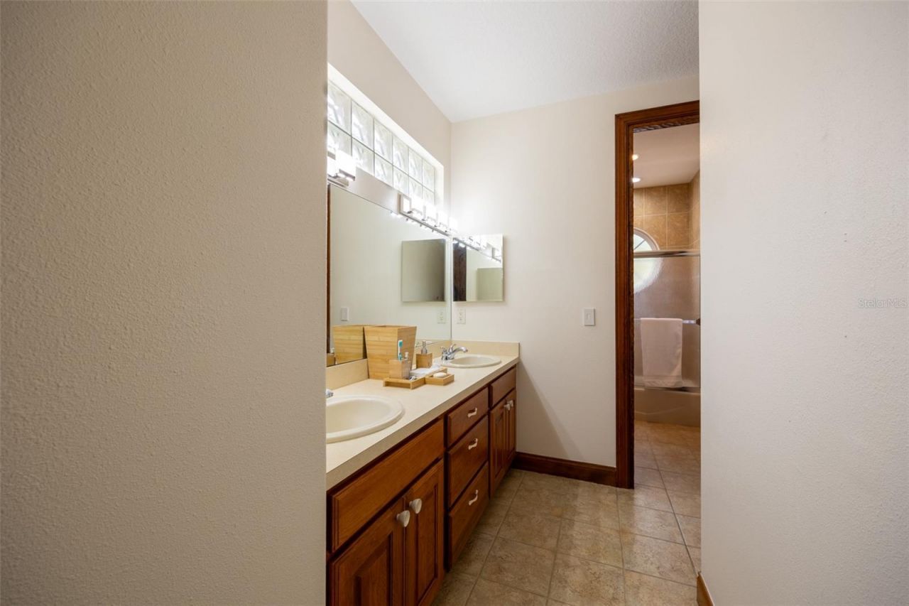 543 Isleworth Close, Tarpon Springs, FL 34688 Photo