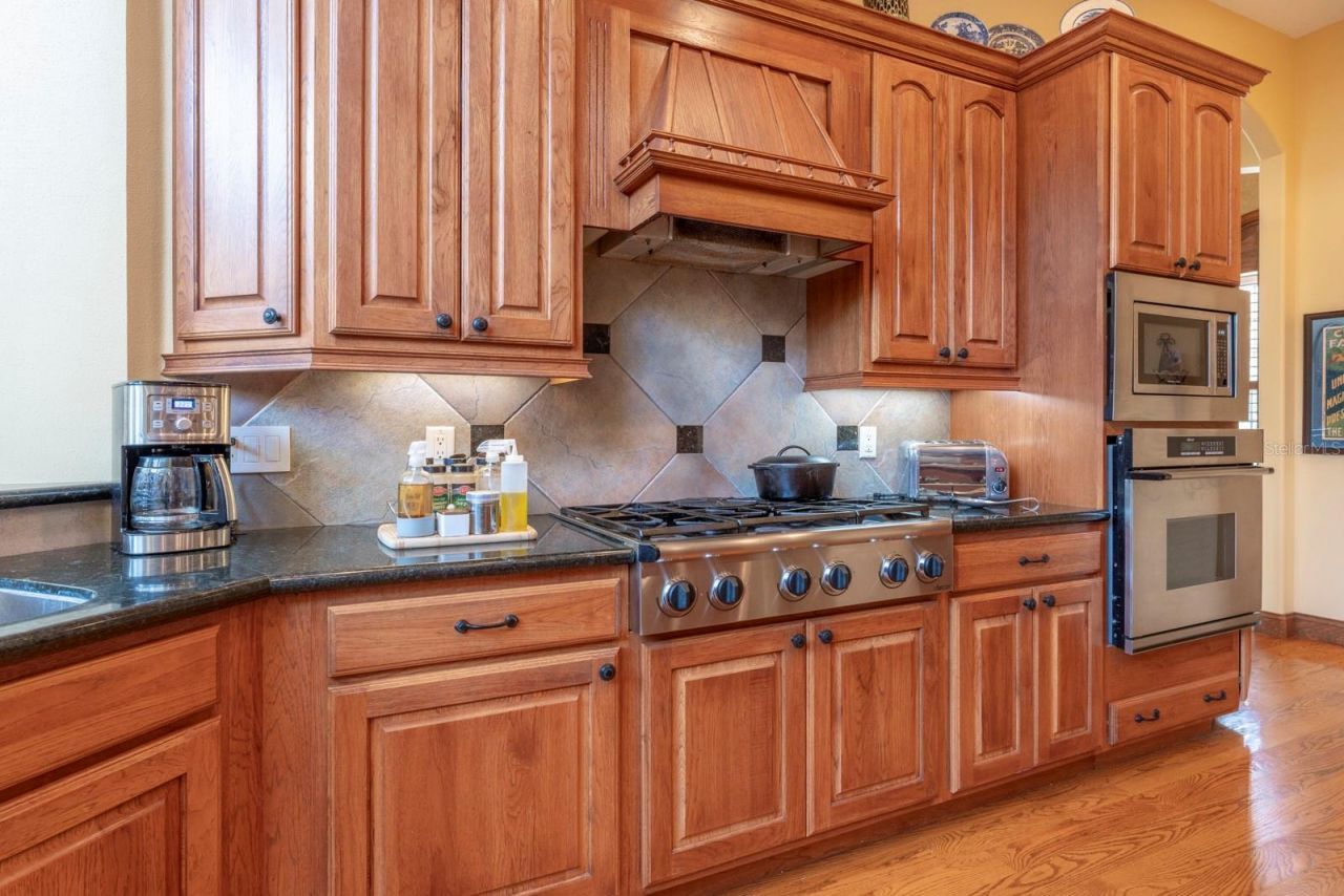 543 Isleworth Close, Tarpon Springs, FL 34688 Photo