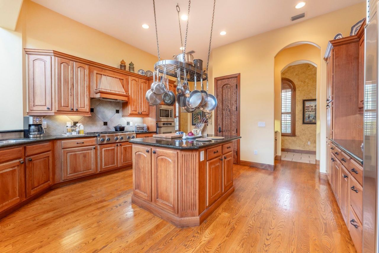 543 Isleworth Close, Tarpon Springs, FL 34688 Photo