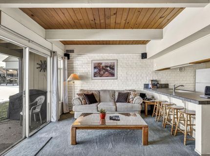 439 Ala Wai Boulevard, South Lake Tahoe, CA 96150 Photo