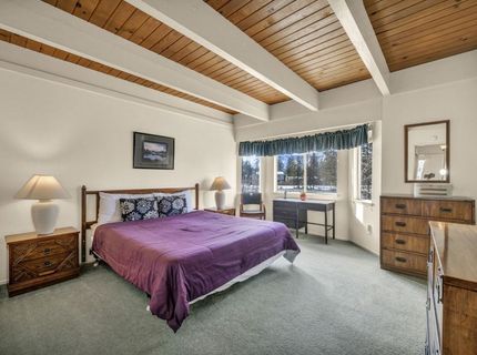 439 Ala Wai Boulevard, South Lake Tahoe, CA 96150 Photo