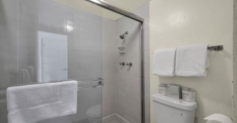 439 Ala Wai Boulevard, South Lake Tahoe, CA 96150 Photo