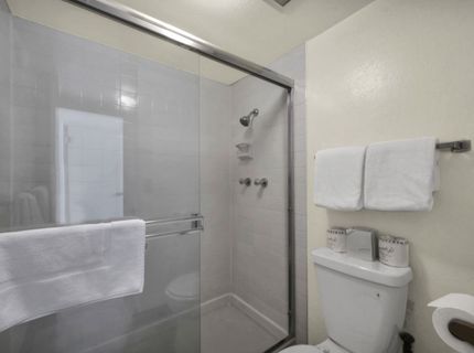 439 Ala Wai Boulevard, South Lake Tahoe, CA 96150 Photo