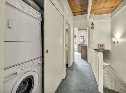 439 Ala Wai Boulevard, South Lake Tahoe, CA 96150 Photo