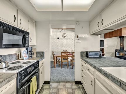 439 Ala Wai Boulevard, South Lake Tahoe, CA 96150 Photo