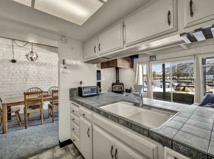 439 Ala Wai Boulevard, South Lake Tahoe, CA 96150 Photo