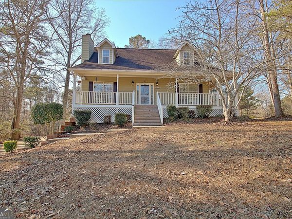 8627 Foxridge Drive, Winston, GA 30187