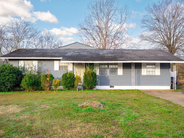 1313 E Sherry Drive, Rossville, GA 30741
