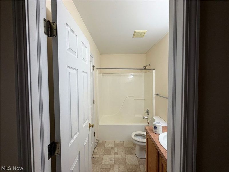 2230 E 97th Street, Cleveland, OH 44106 Photo 10