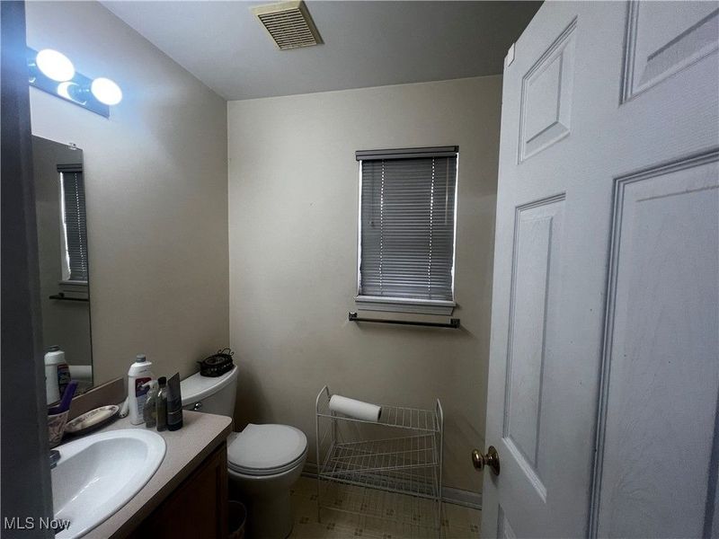 2230 E 97th Street, Cleveland, OH 44106 Photo 13