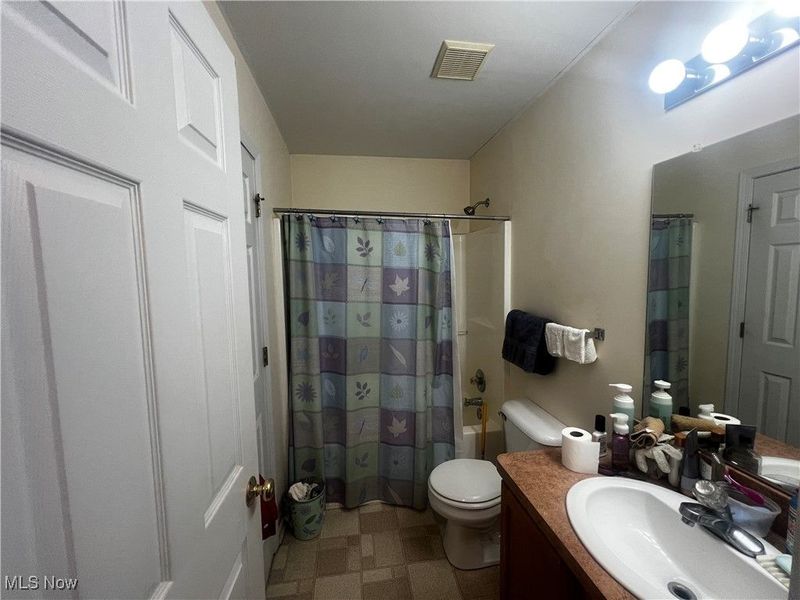 2230 E 97th Street, Cleveland, OH 44106 Photo 20