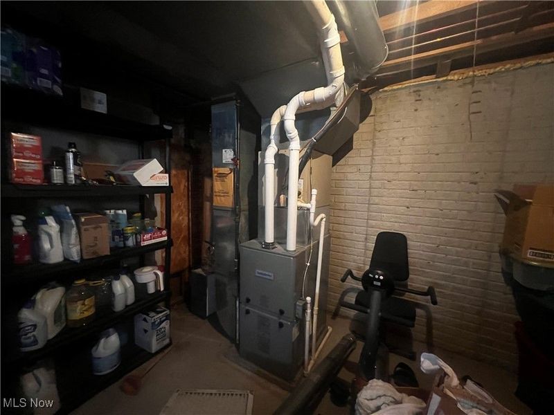 2230 E 97th Street, Cleveland, OH 44106 Photo 26
