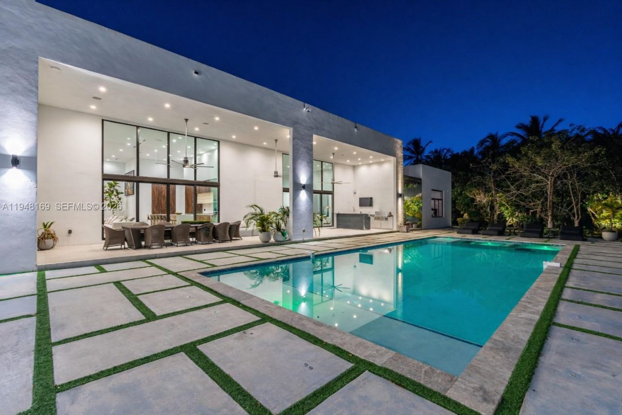 6175 SW 128th St, Pinecrest, FL 33156 Photo