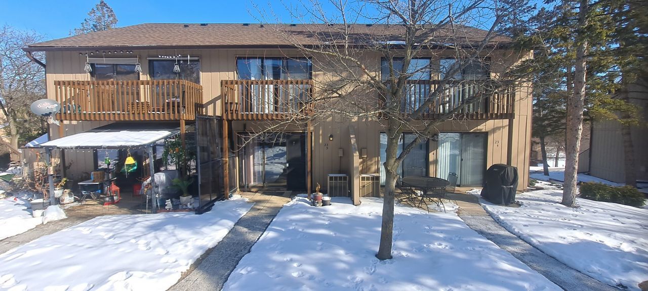 23 Jamaica Colony Common, Unit 5, Fox Lake, IL 60020 Main Photo