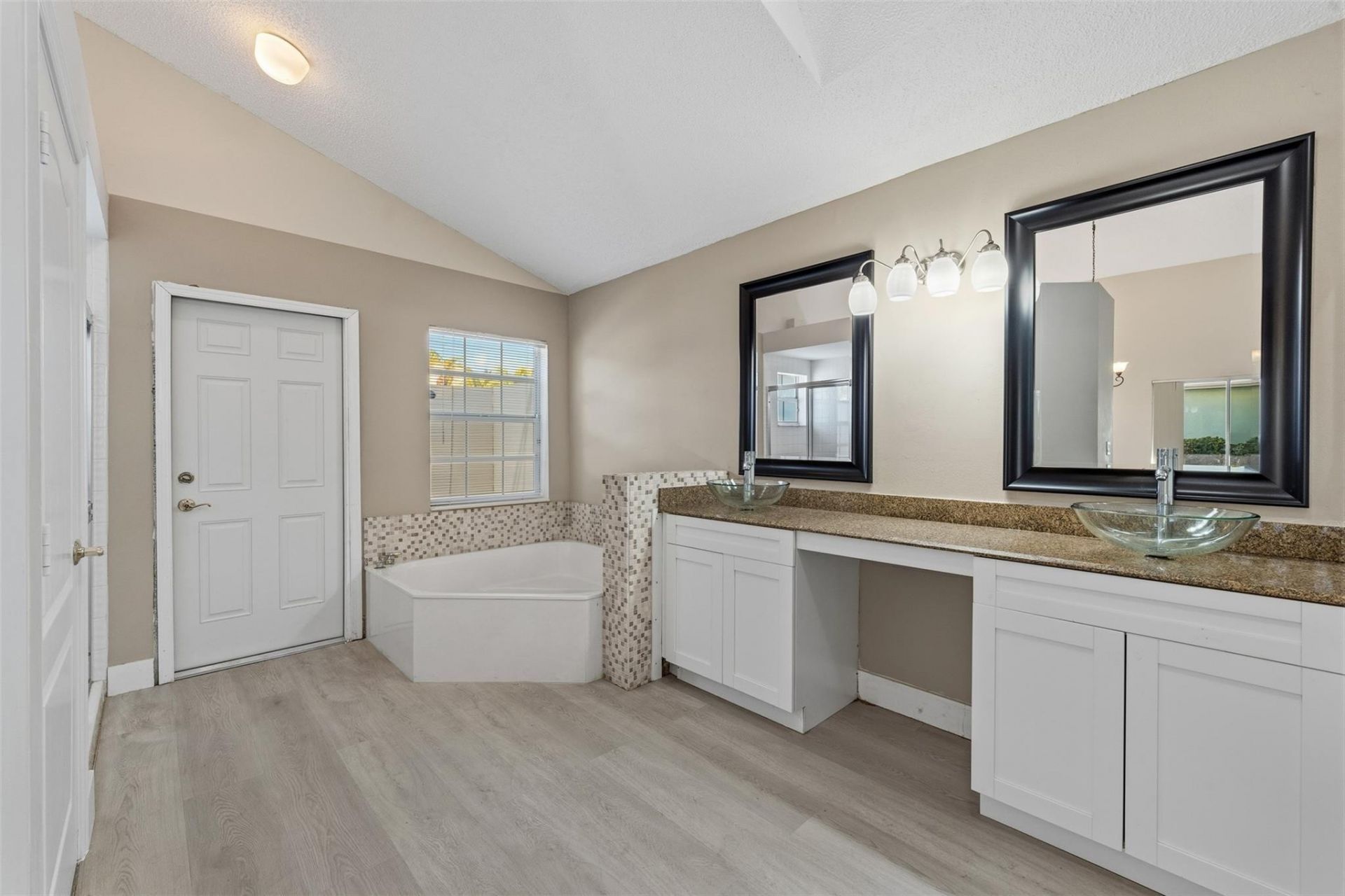 9181 Heathridge Drive, West Palm Beach, FL 33411 Photo
