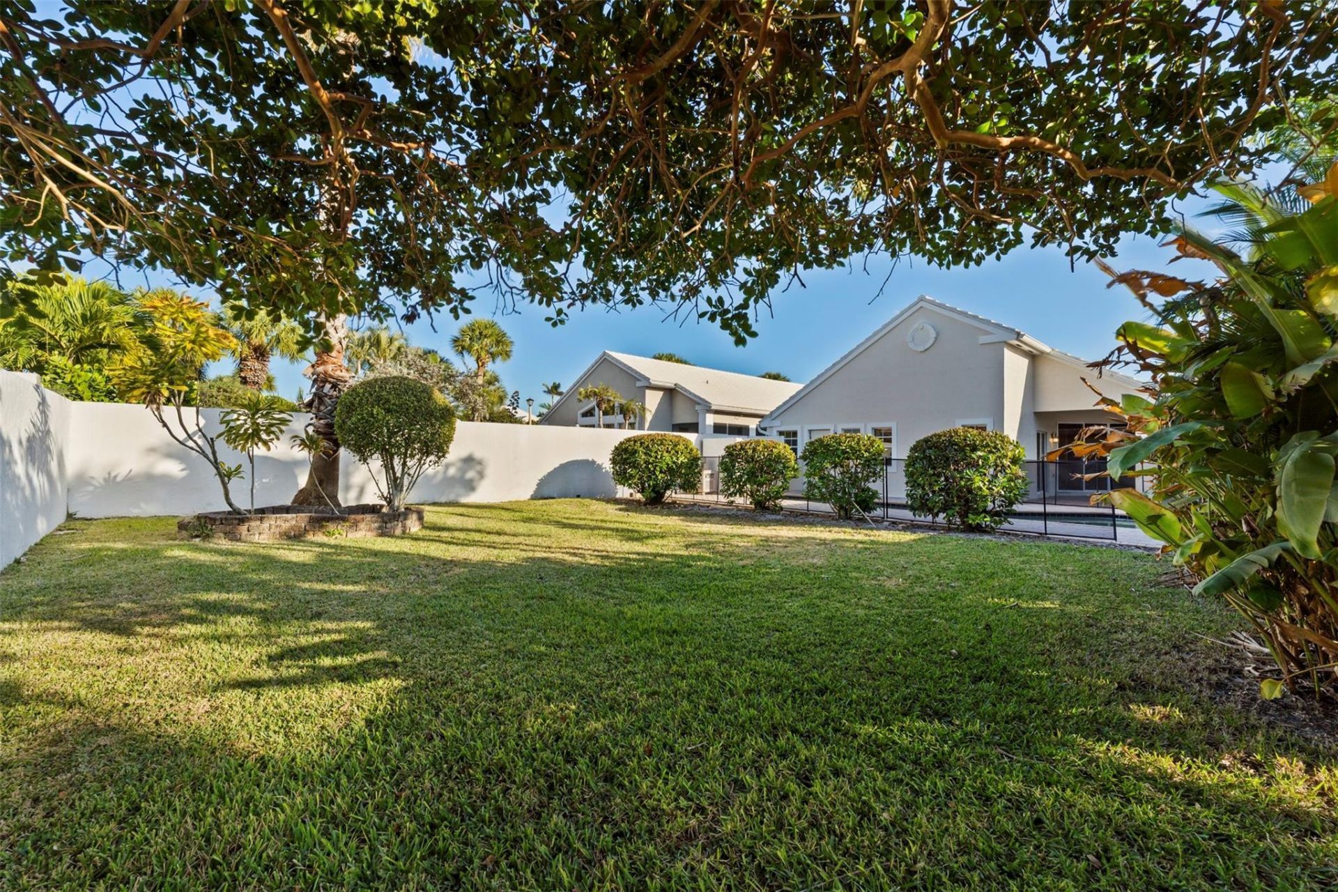 9181 Heathridge Drive, West Palm Beach, FL 33411 Photo